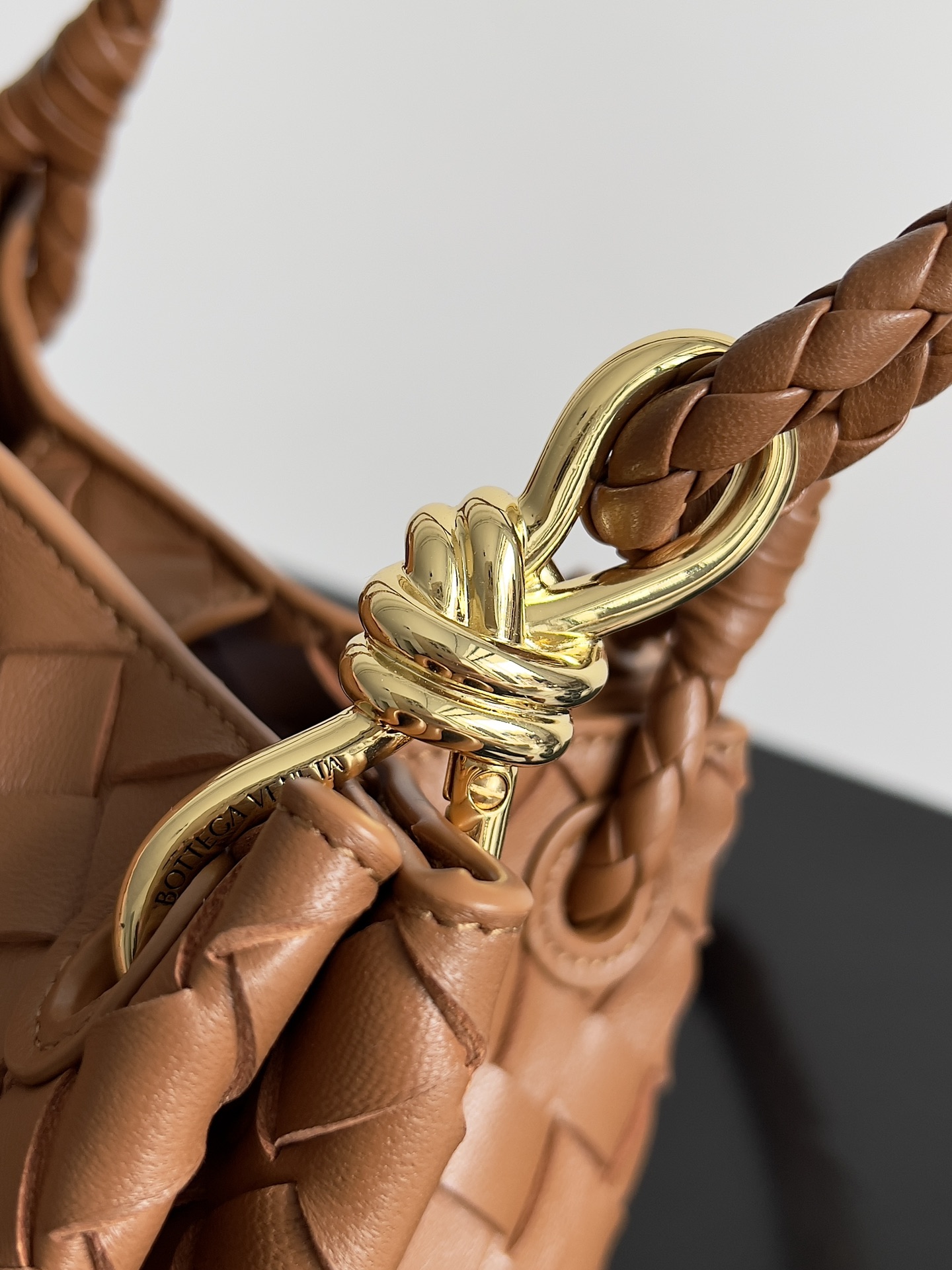 bo*te*ga Ve*ne*ta andiamo parachute tote-21*17*16.5cm