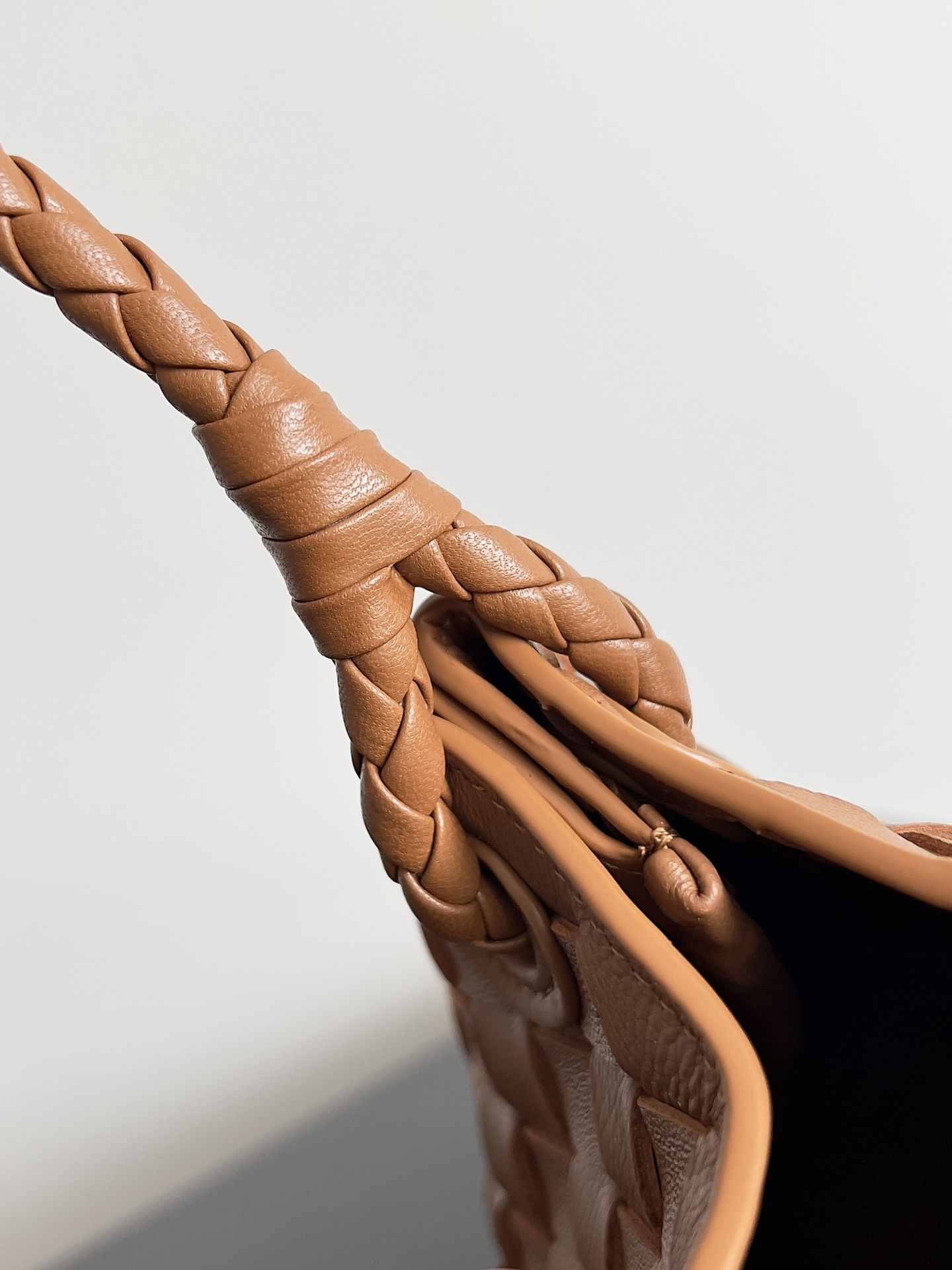 bo*te*ga Ve*ne*ta andiamo parachute tote-21*17*16.5cm