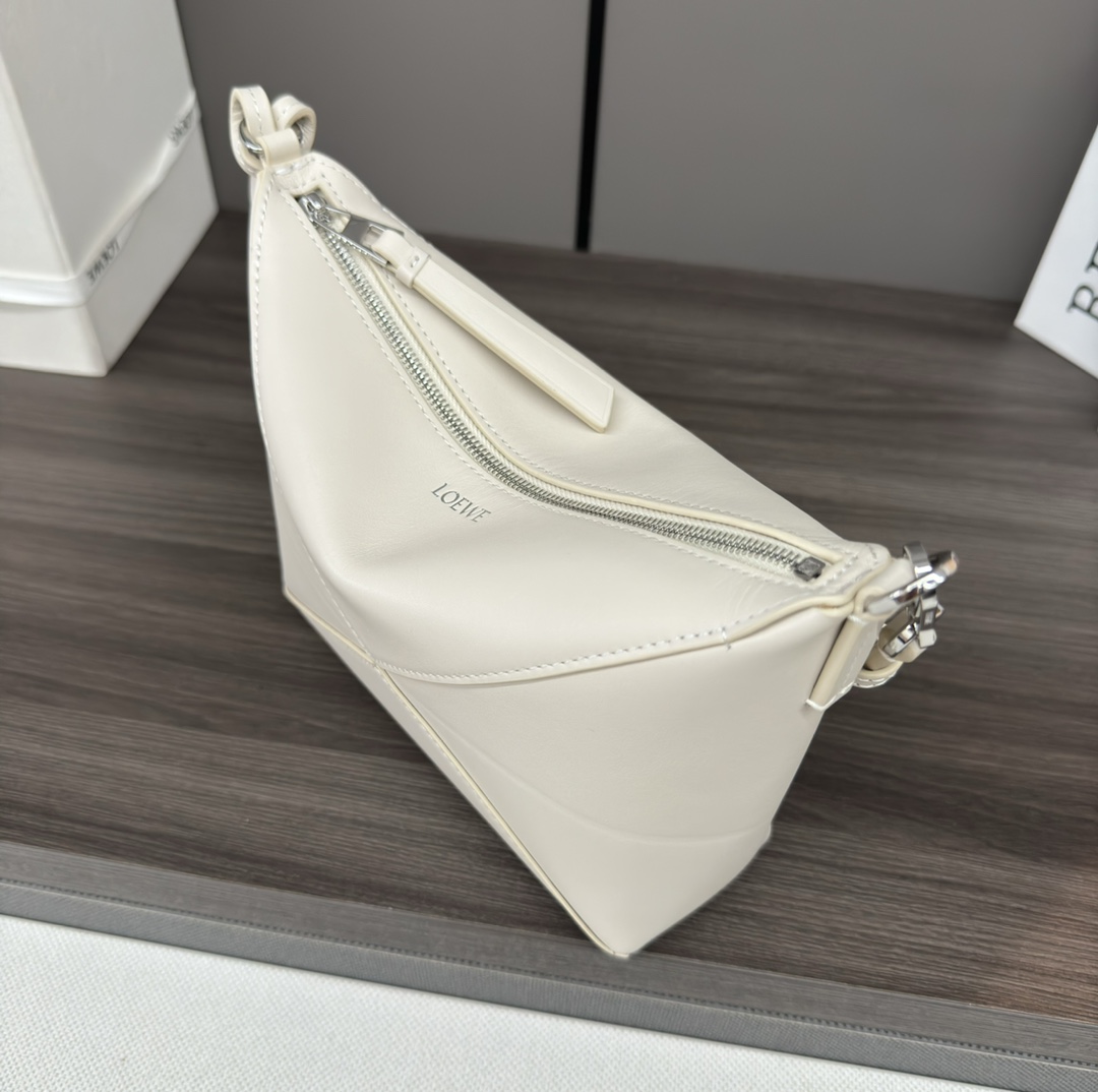 L0ew* puzzle fold pouch-23*6.5*15.5cm