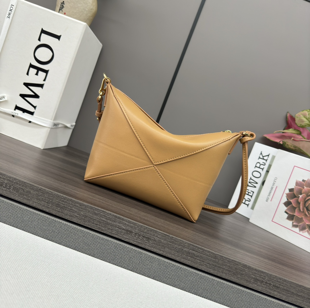 L0ew* puzzle fold pouch-23*6.5*15.5cm