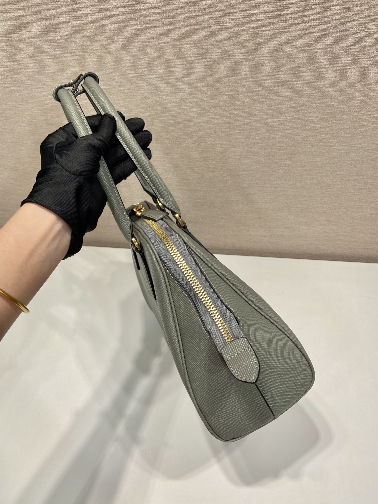 Pra*a 1bg537 shell bag-21*32*10.5cm