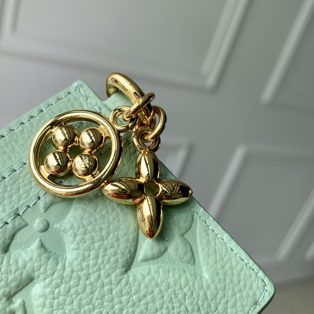 l0*is V*t0n wallet-m82132-10.2 x 7.3 x 0.3cm