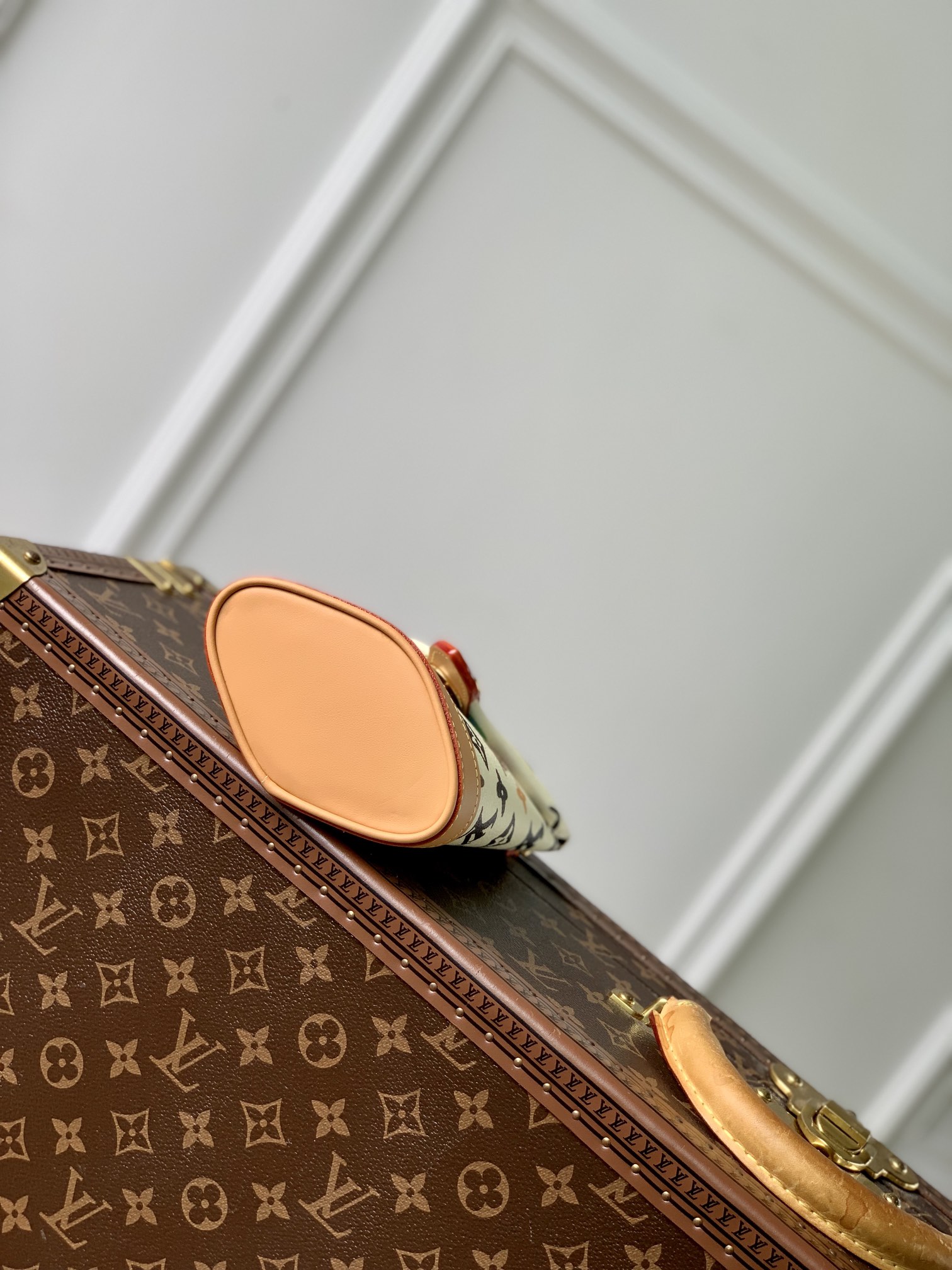 l0*is V*t0n crossbody bag-12.5 x 18 x 8.5cm