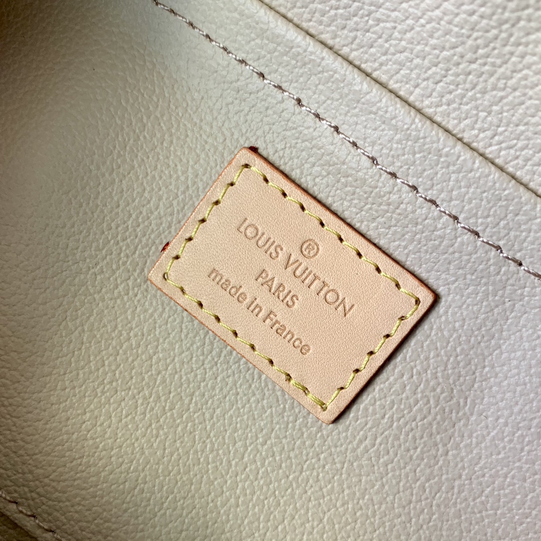 l0*is V*t0n locker dopp kit pouch -23 x 13 x 12cm