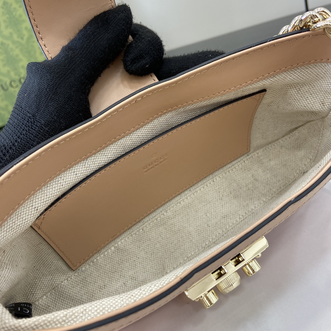 G*u*i padlock bag-26.5 x 13.5 x 4.5cm