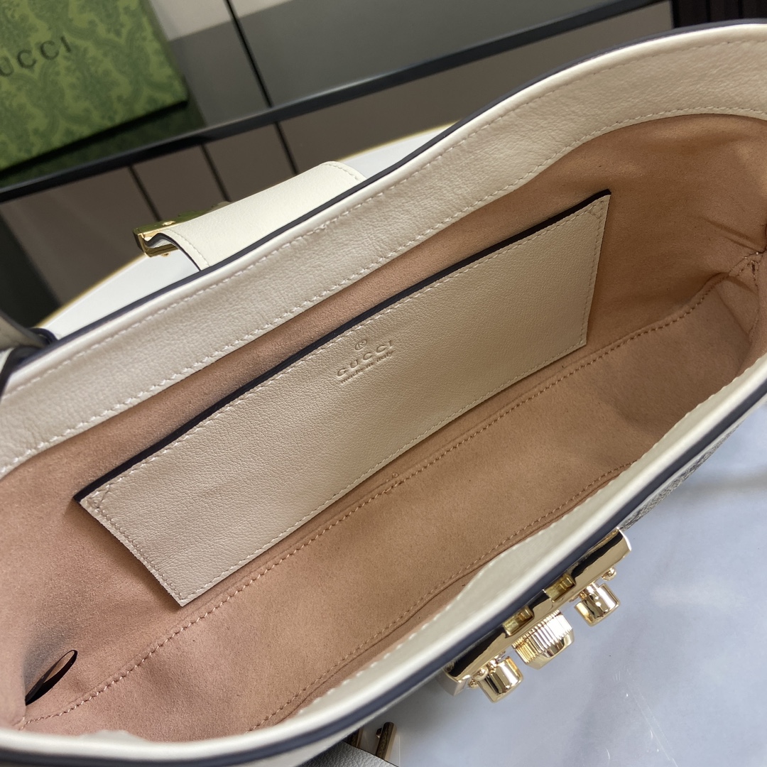 G*u*i padlock bag-26.5 x 13.5 x 4.5cm