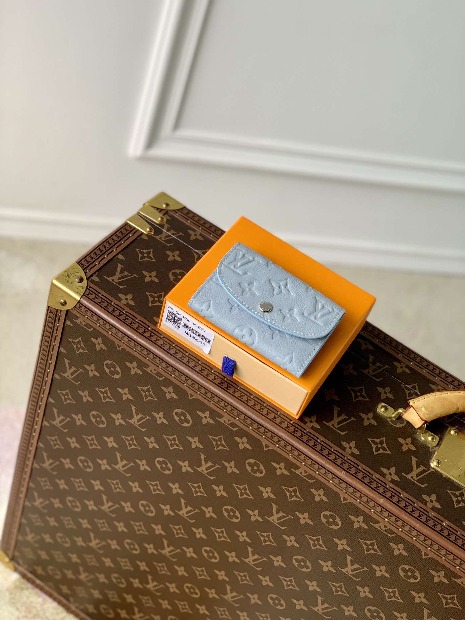 l0*is V*t0n wallet-11 x 8 x 2.5cm