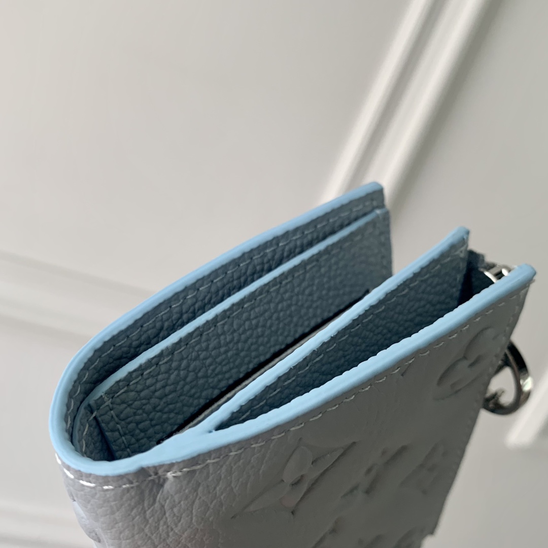 l0*is V*t0n wallet-9 x 11.5 x 1.5cm