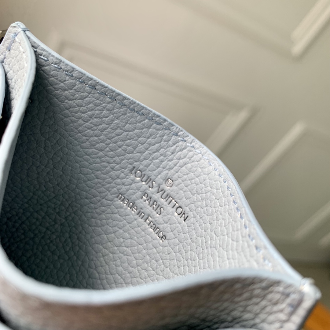 l0*is V*t0n wallet-12 8 0.8cm