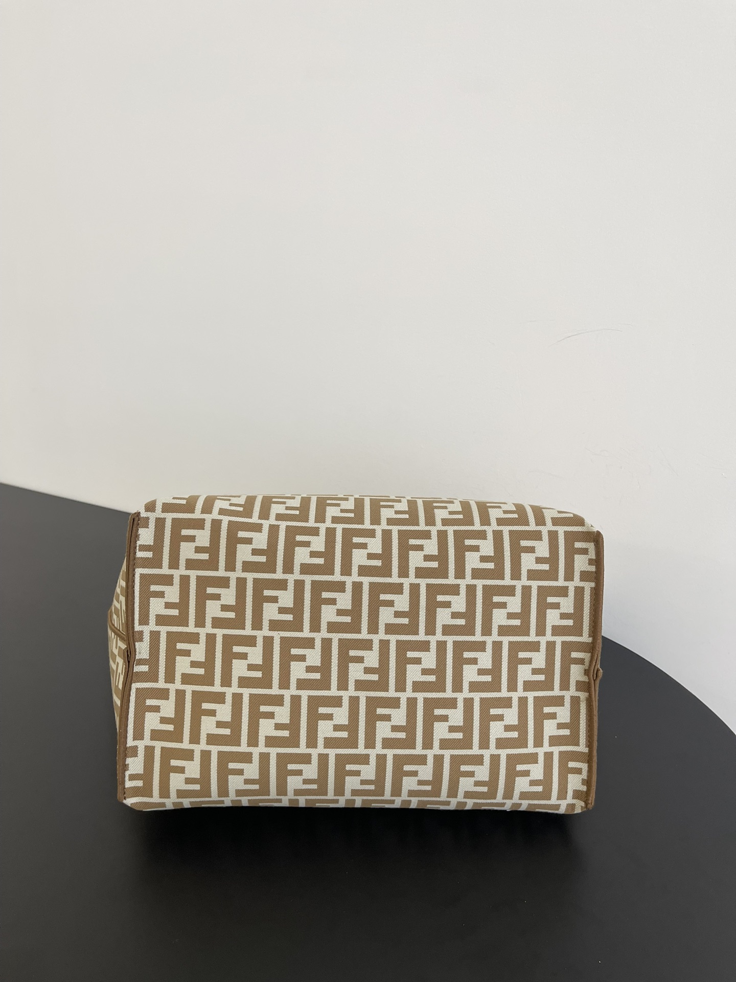 F**di tote-33x22x30cm