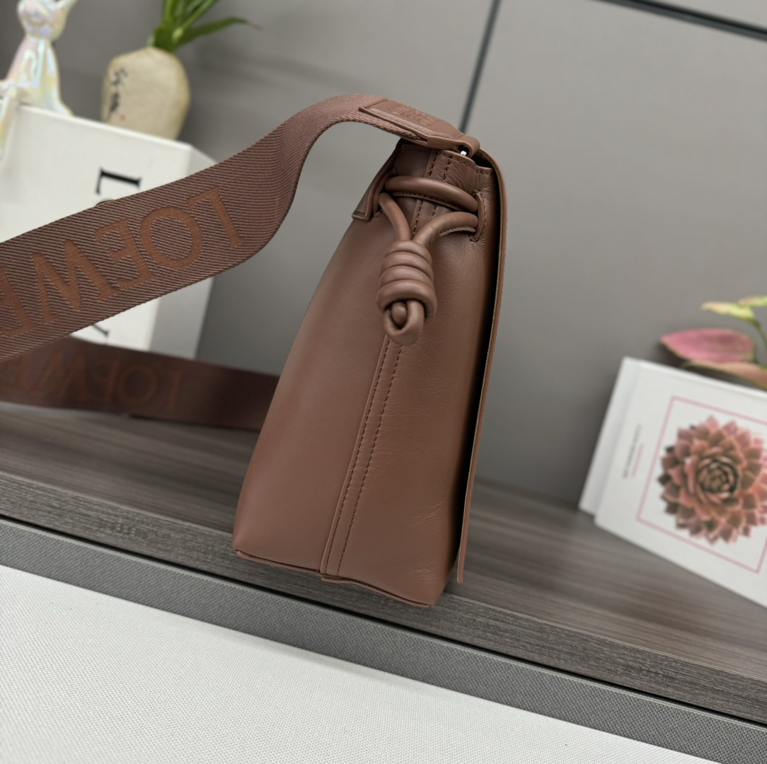 L0ew* flamenco satchel-062404a-34*12*24cm