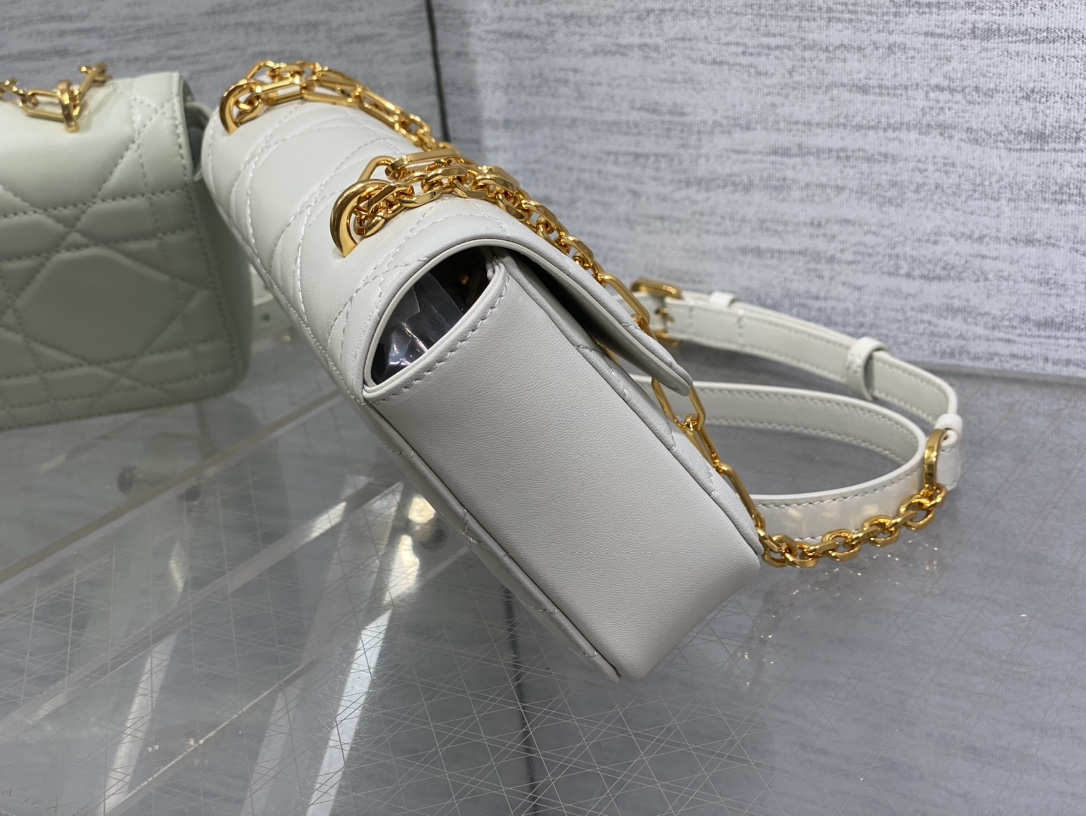 D*or miss carro bag-22*12.5*4cm