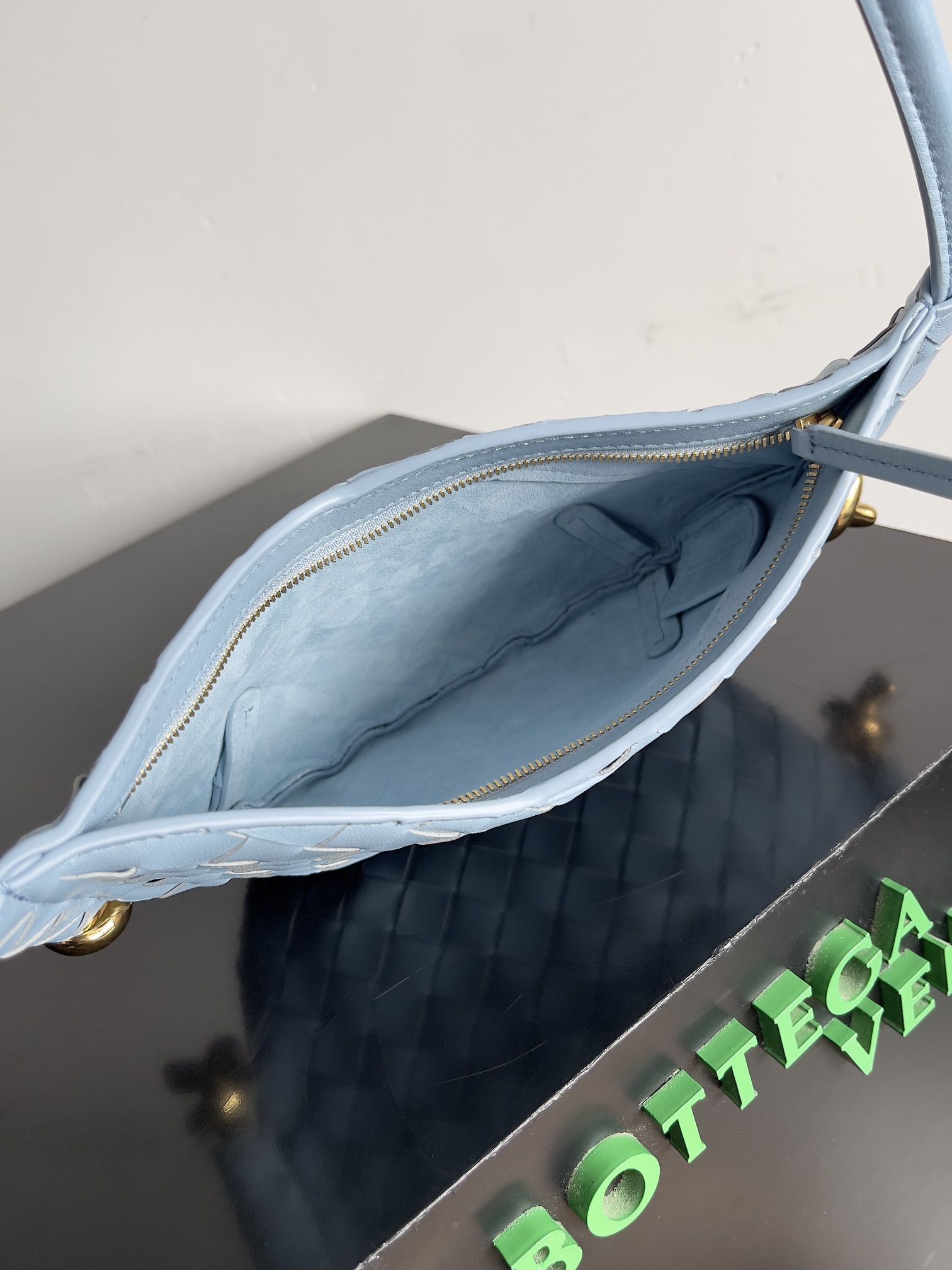 bo*te*ga Ve*ne*ta mini solstce bag-28*18*5cm