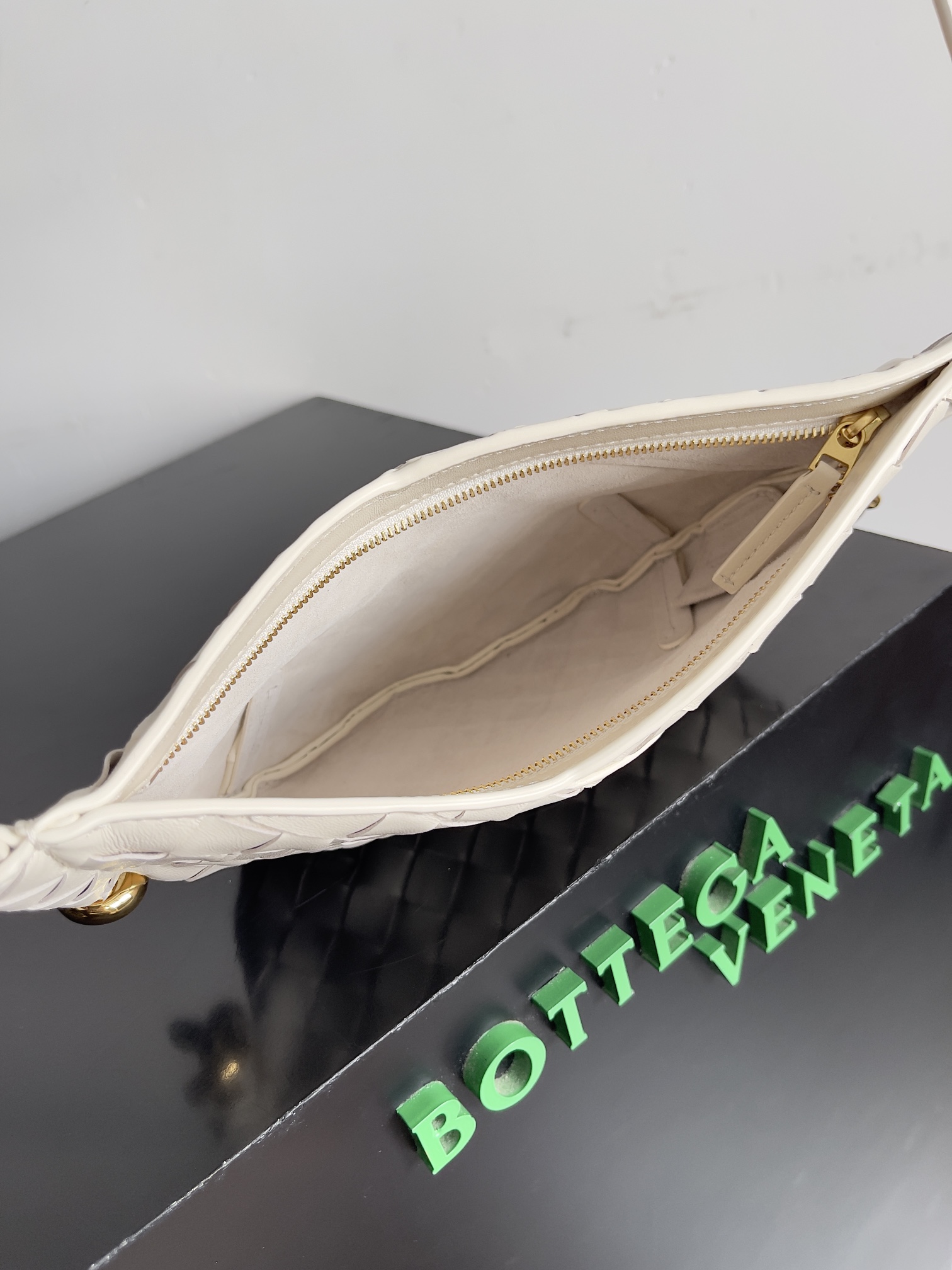 bo*te*ga Ve*ne*ta mini solstce bag-28*18*5cm