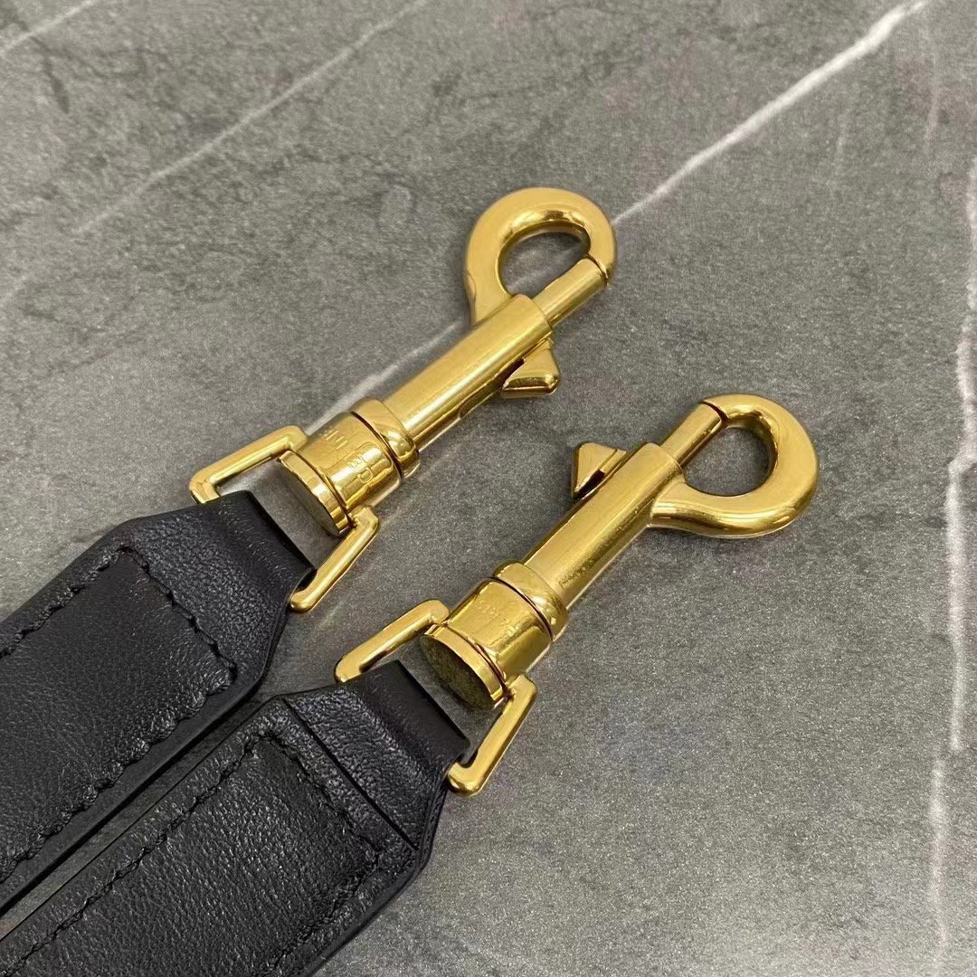 Ce**e triomphe l0*ise bag-23.5x24x16cm