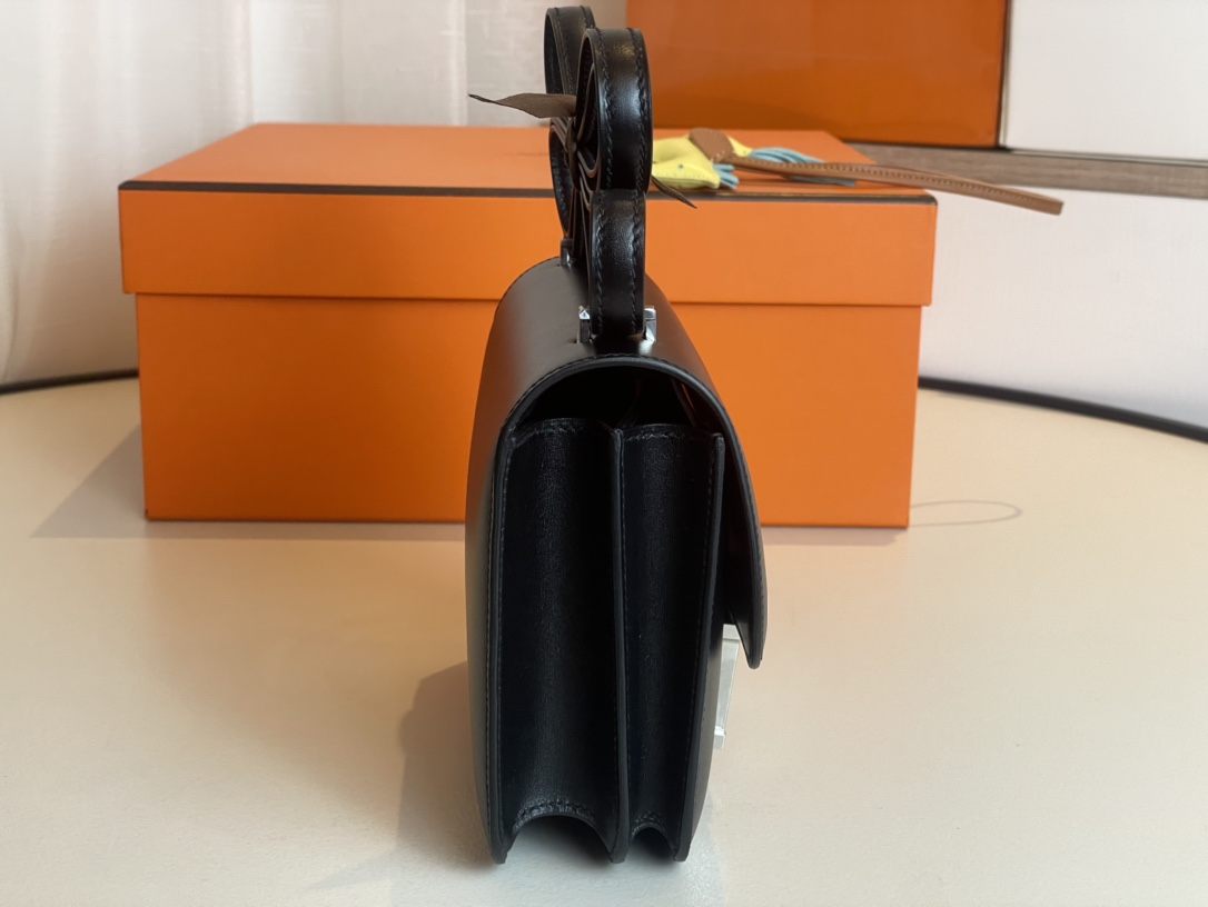 H**mes constance box leather-19cm