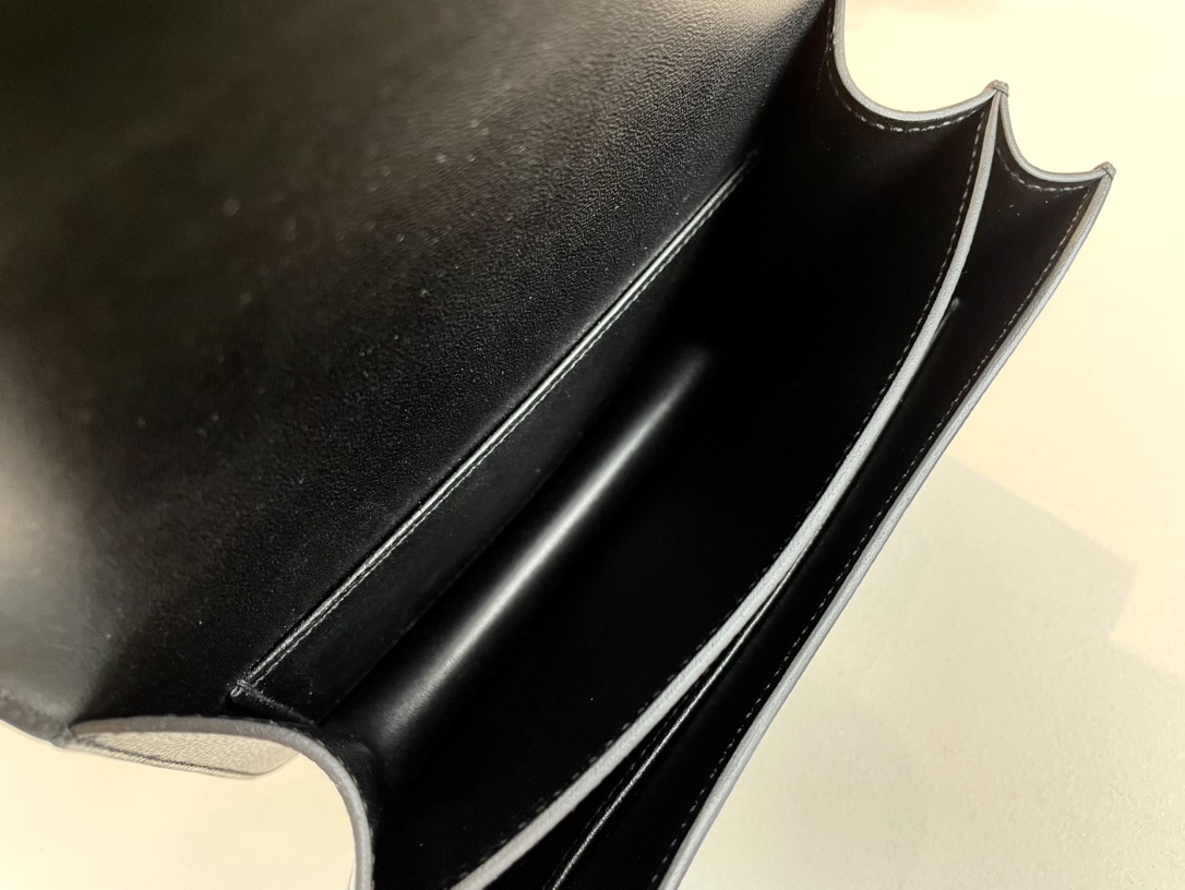 H**mes constance epsom leather-19cm