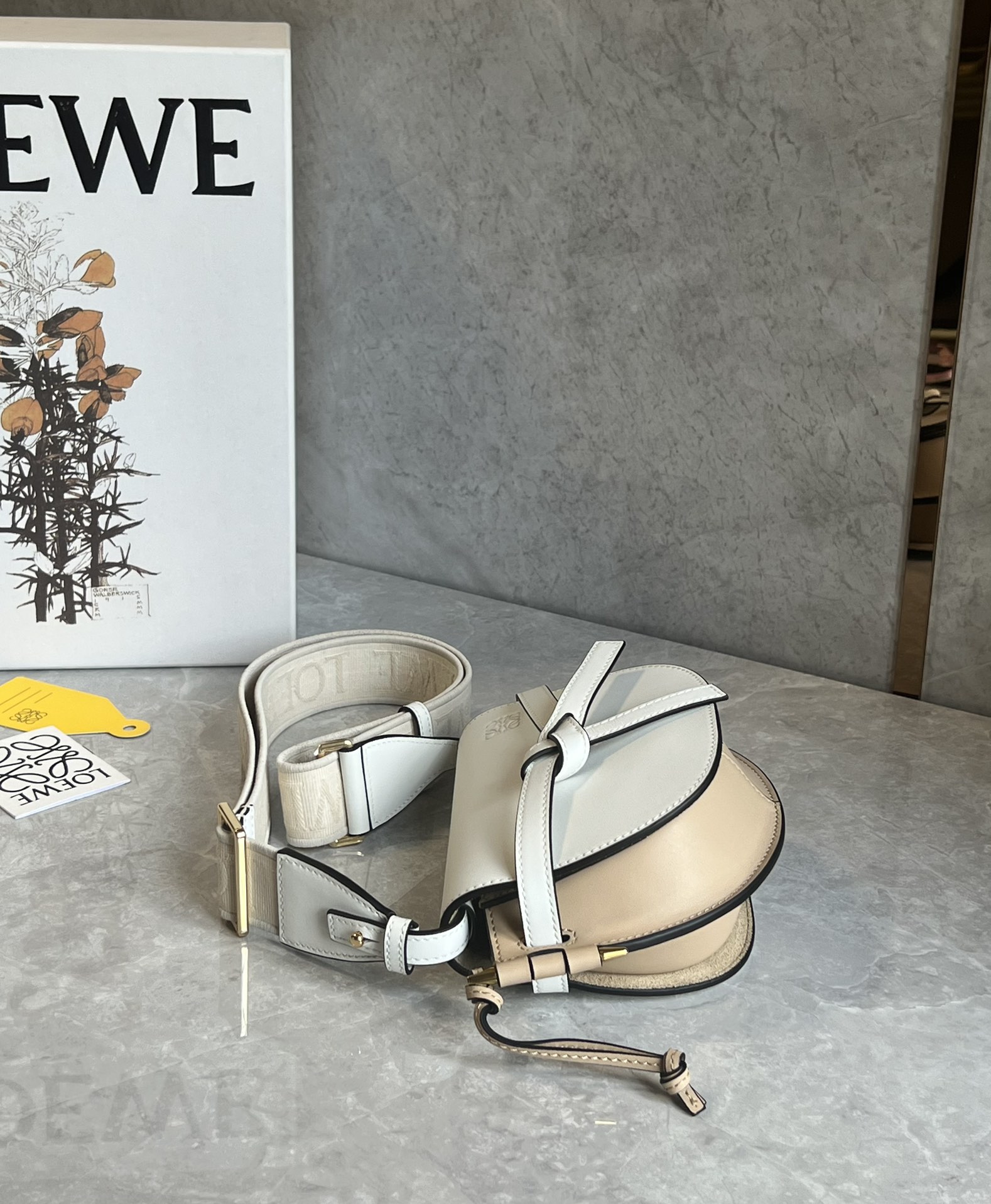 L0ew* mini puzzle gatedual bag-21*12.5*9cm