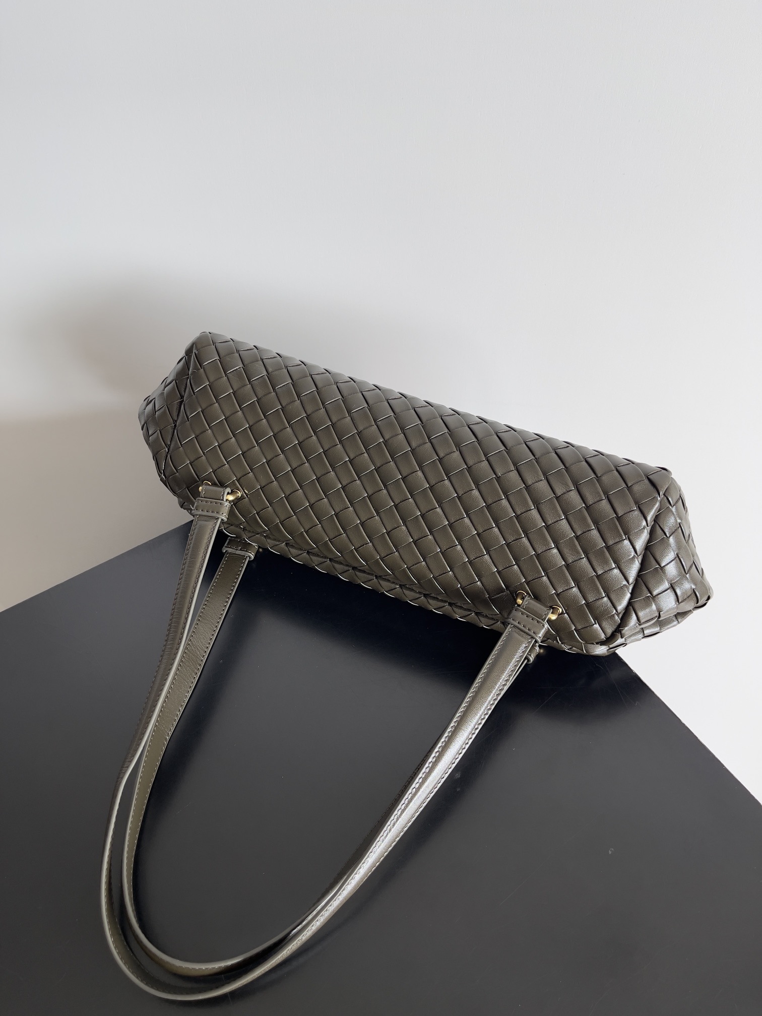 bo*te*ga Ve*ne*ta let