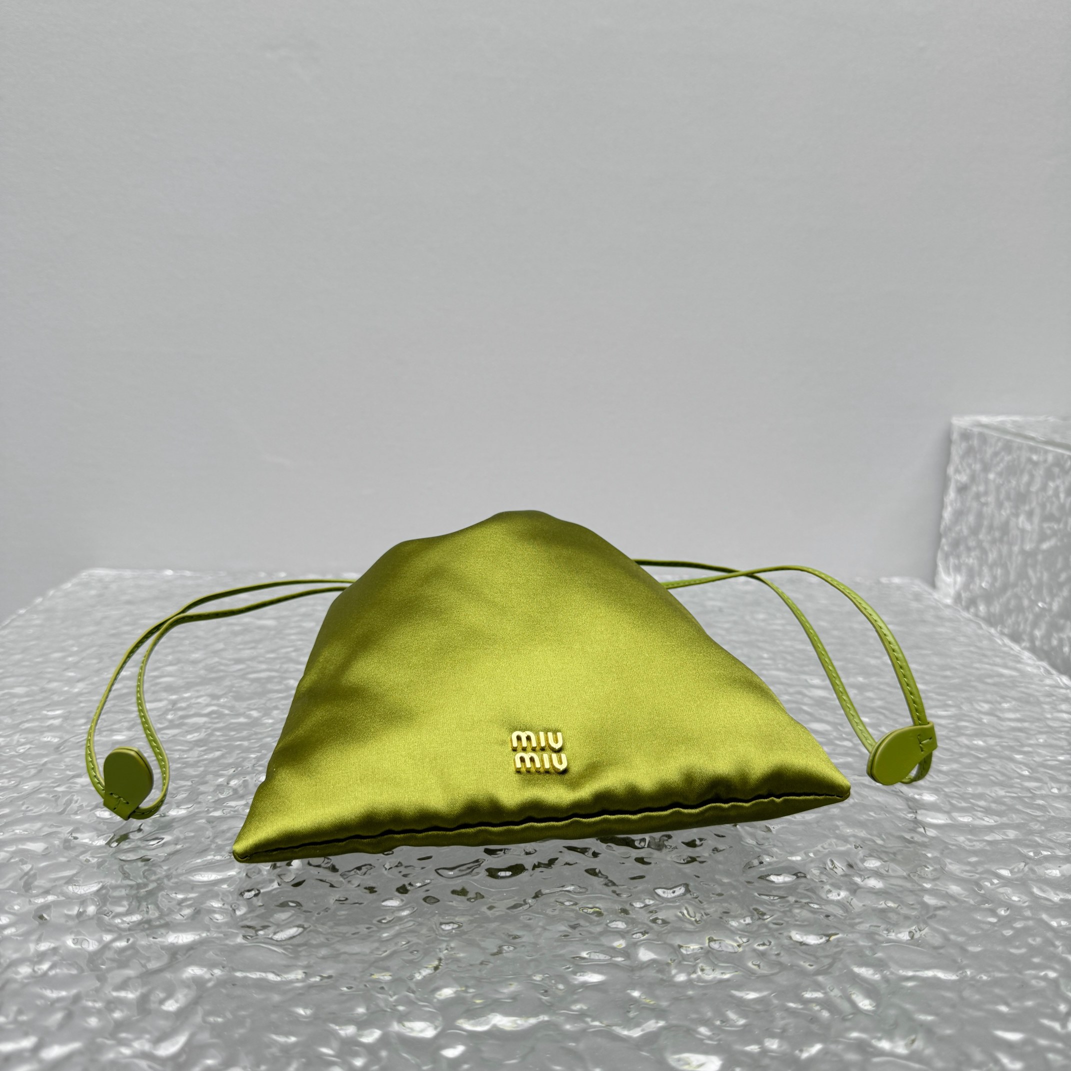 M*um*u joie pouch-18*20cm