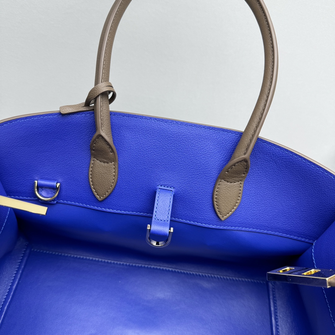 Ferragamo Top-handle Bag-32*22*14CM