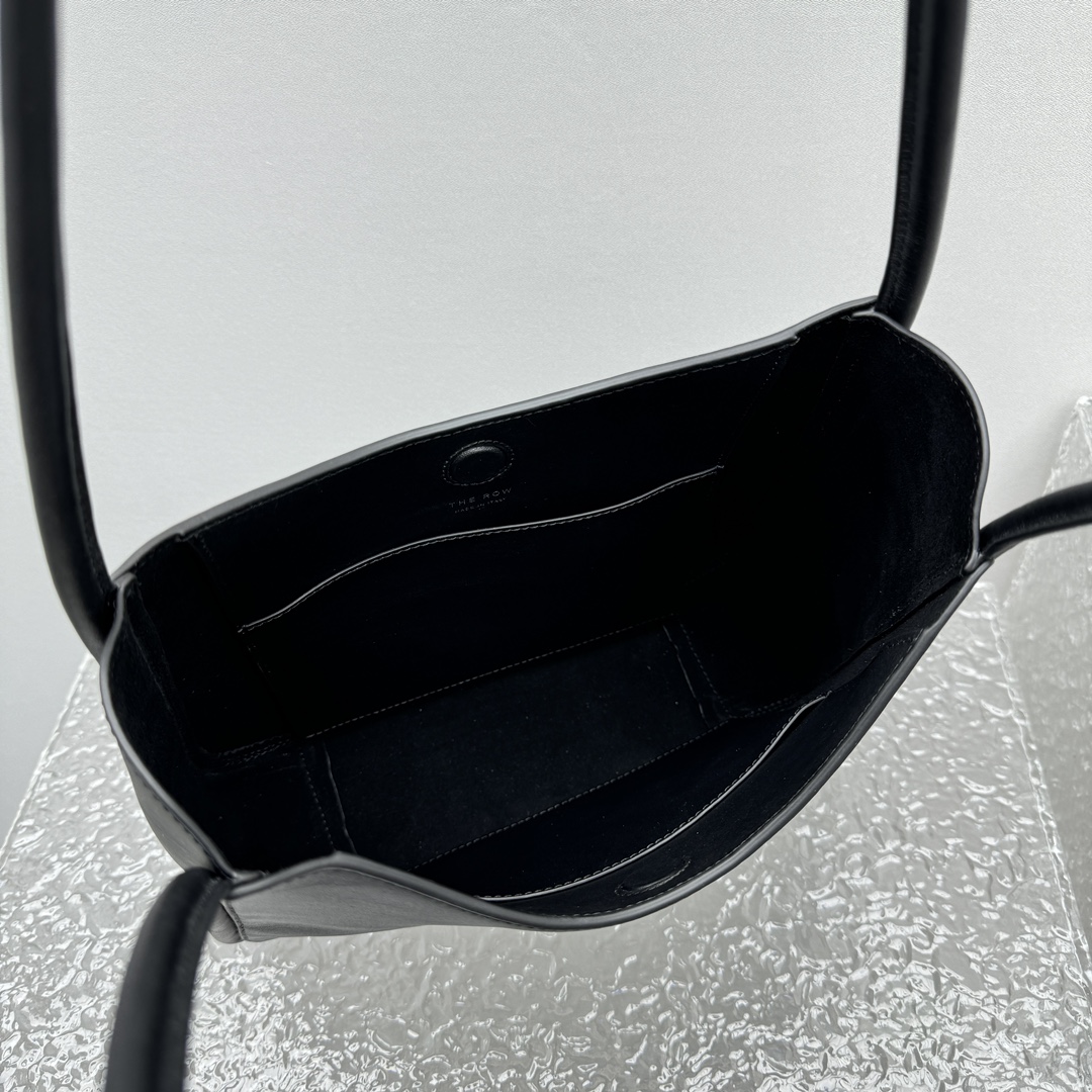 The R0w hobo bag-30*30*8cm