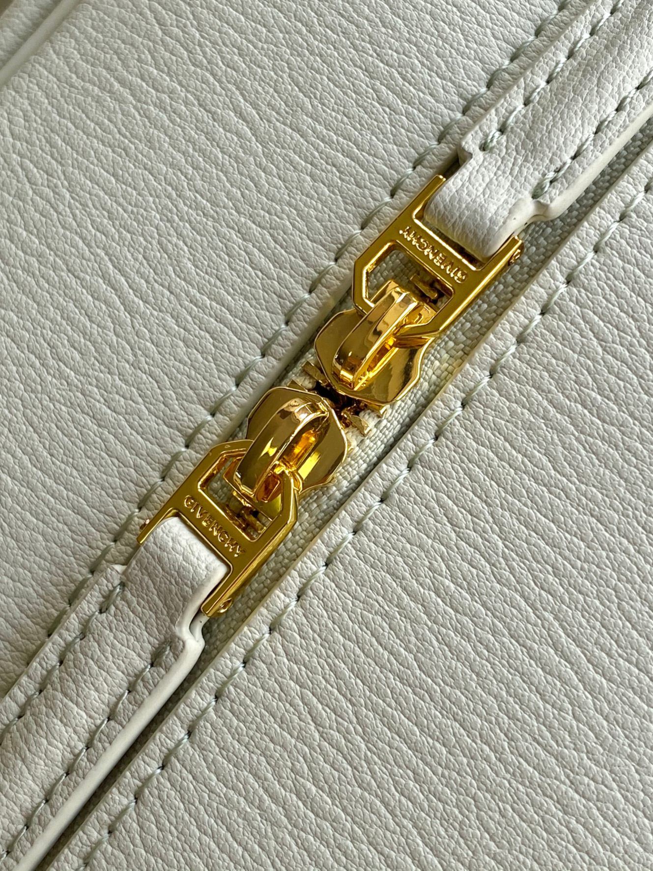 G1uenchy anyigona cube tote-13*19*22cm