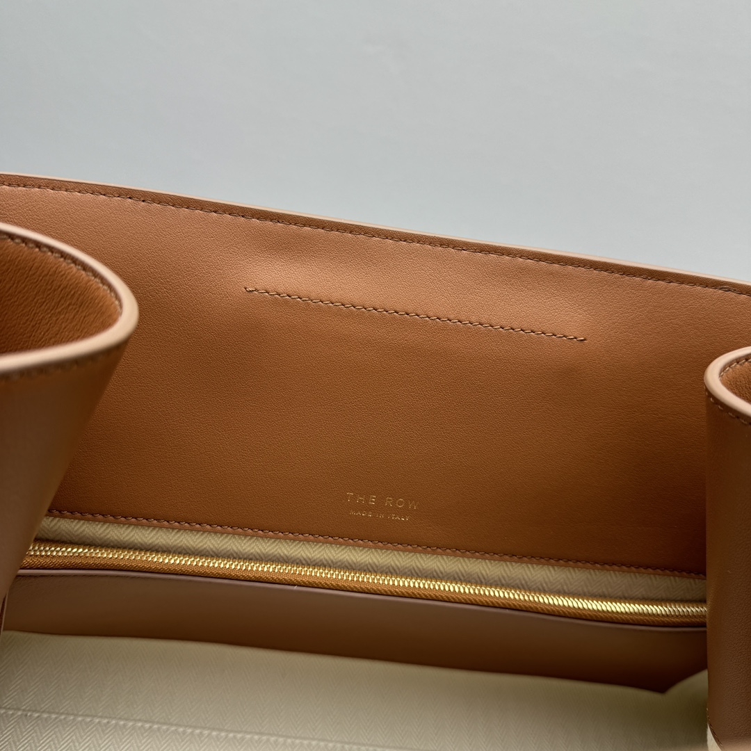 T*e R0w margaux eq clutch-43*20*24cm