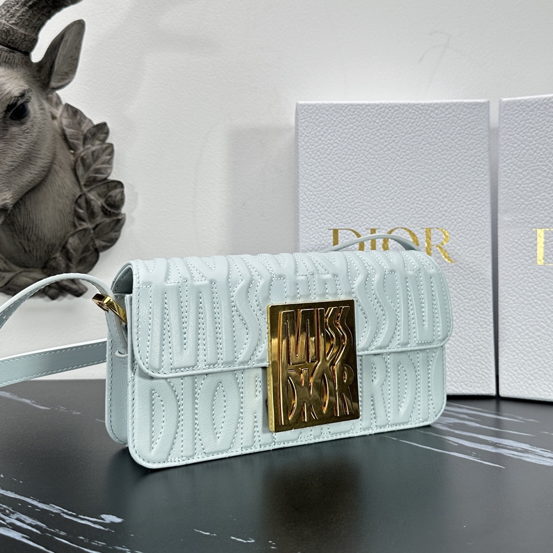 D*or miss D*or allover bag-22*11*6cm