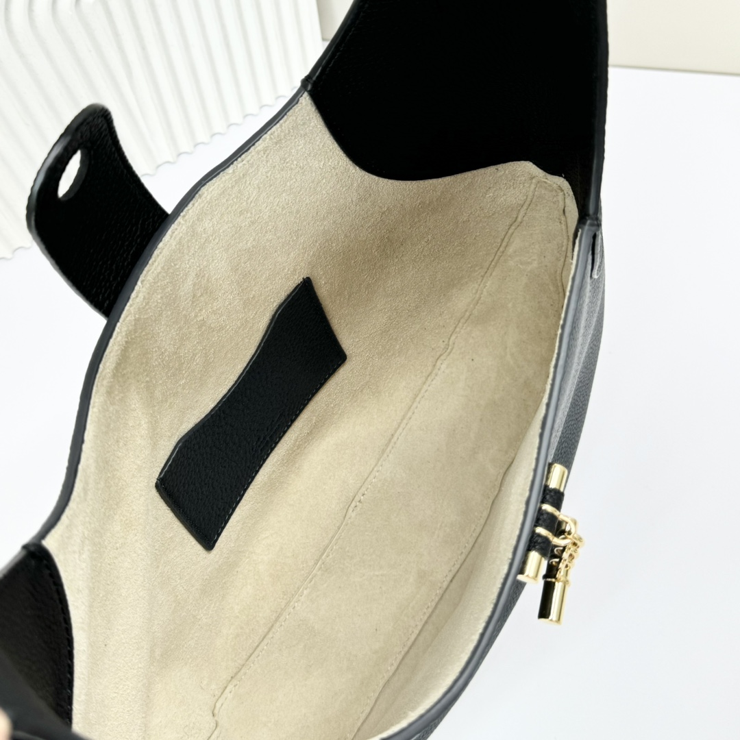 L0r0 P1ana bobbin bag-32*7*21cm