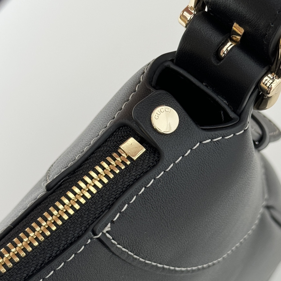 Gvc*1 gg emblem bag-36*23.5*7.5cm