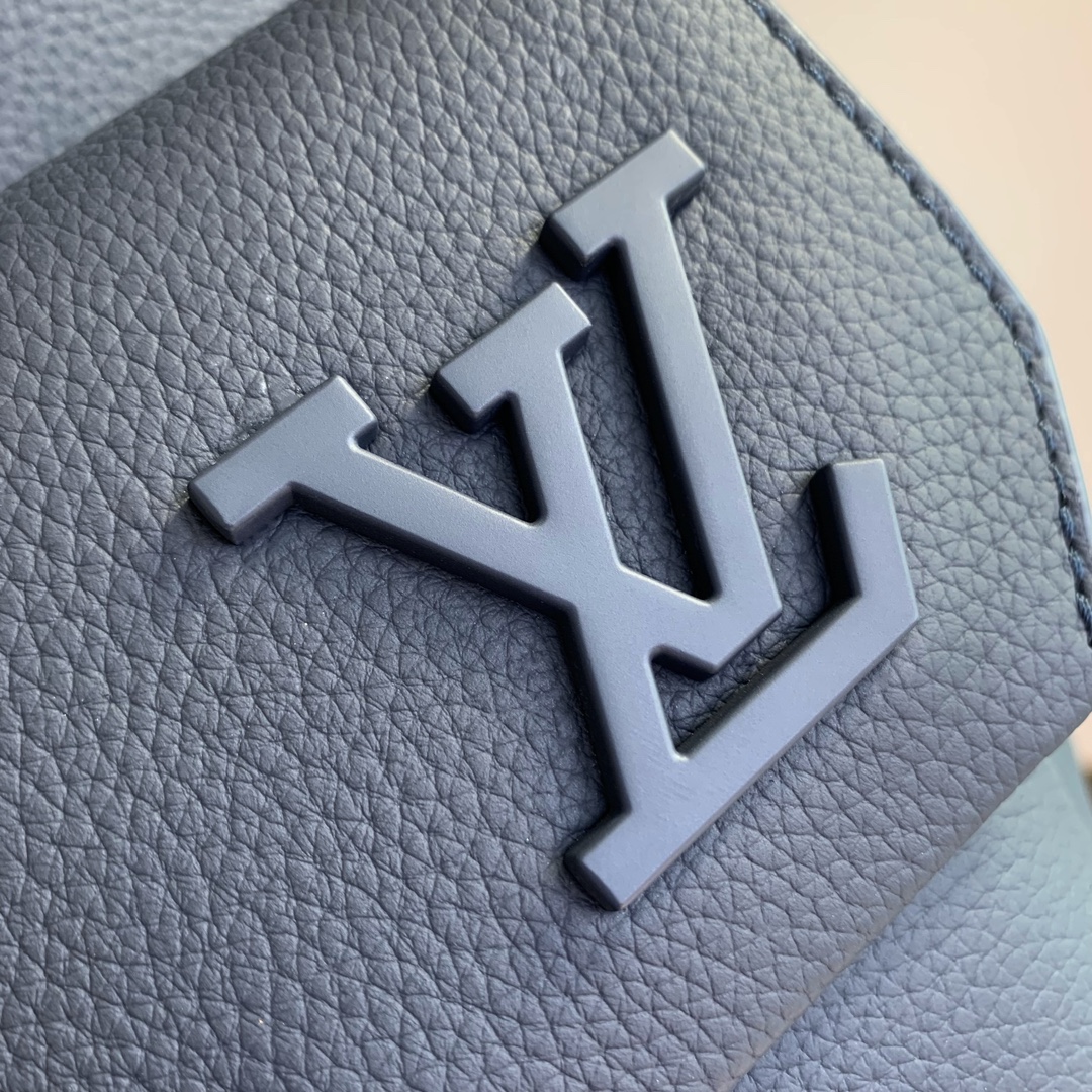 l0vis Vvtt0n aerogram backpack m22503-43*30*14cm