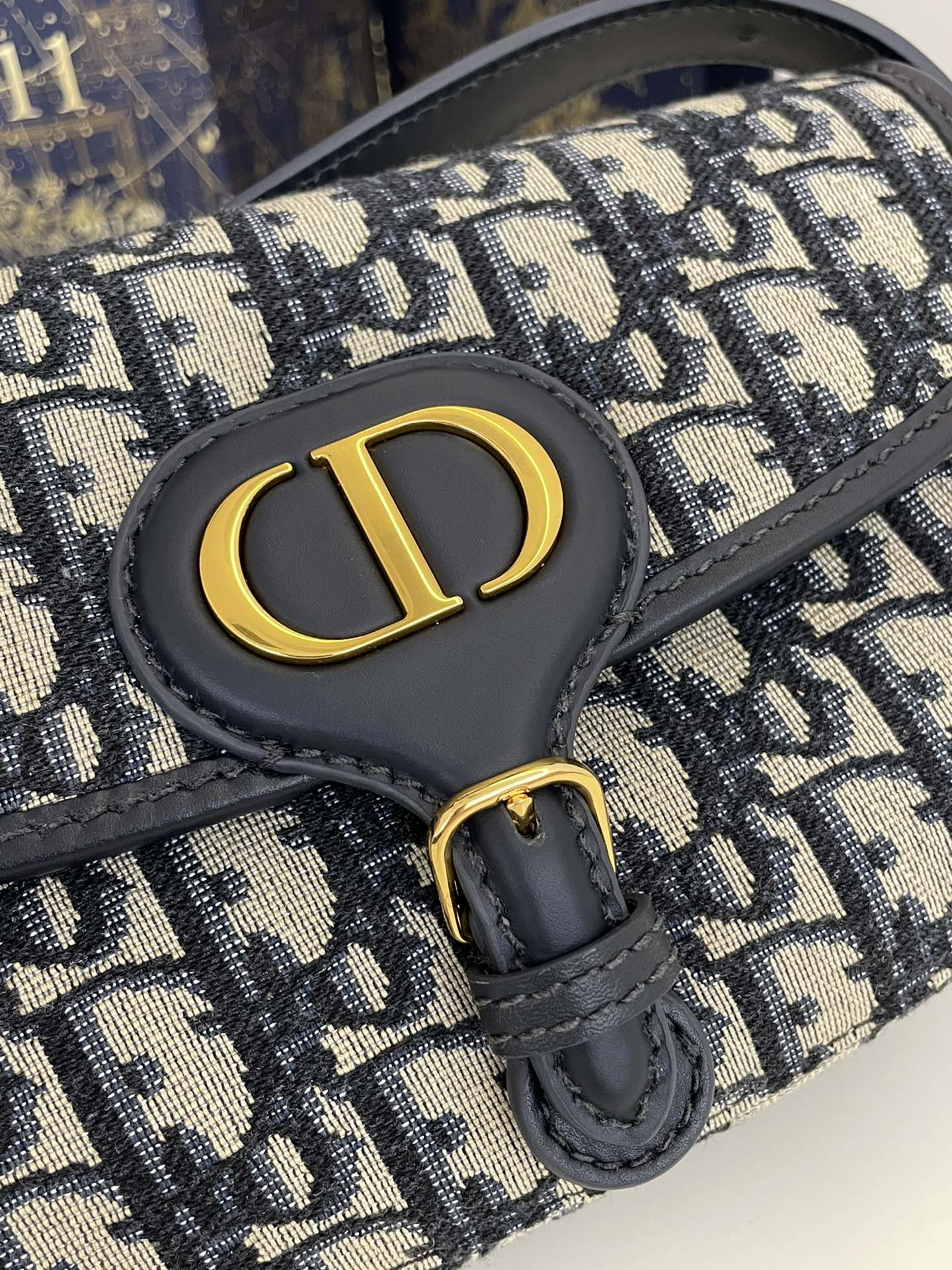 Di0r Bobby East-West-21*5*12CM