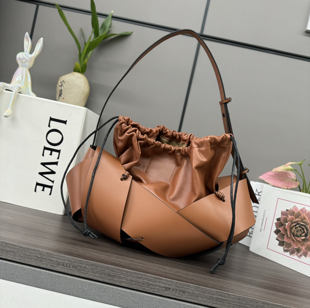 Lowee Debossed Textured Bag-38*18*17CＭ