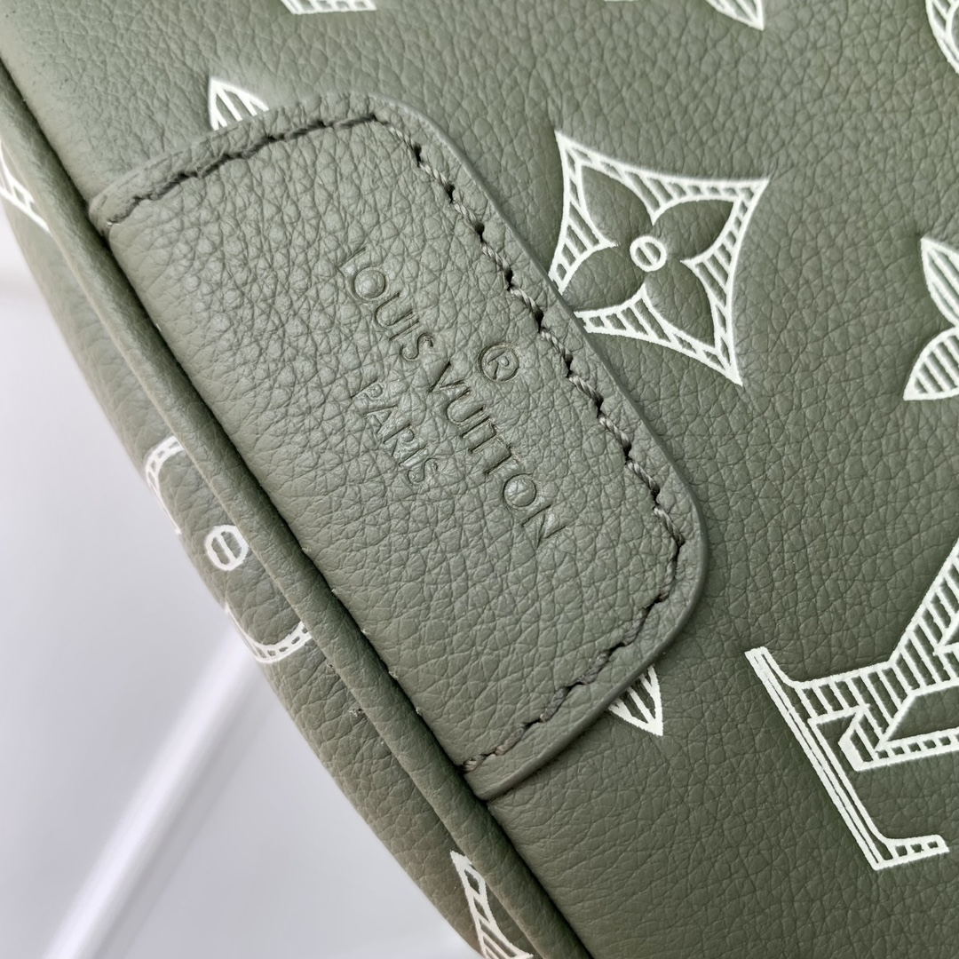 l0vis Vvtt0n discovery bumbag-44 x 15 x 9cm