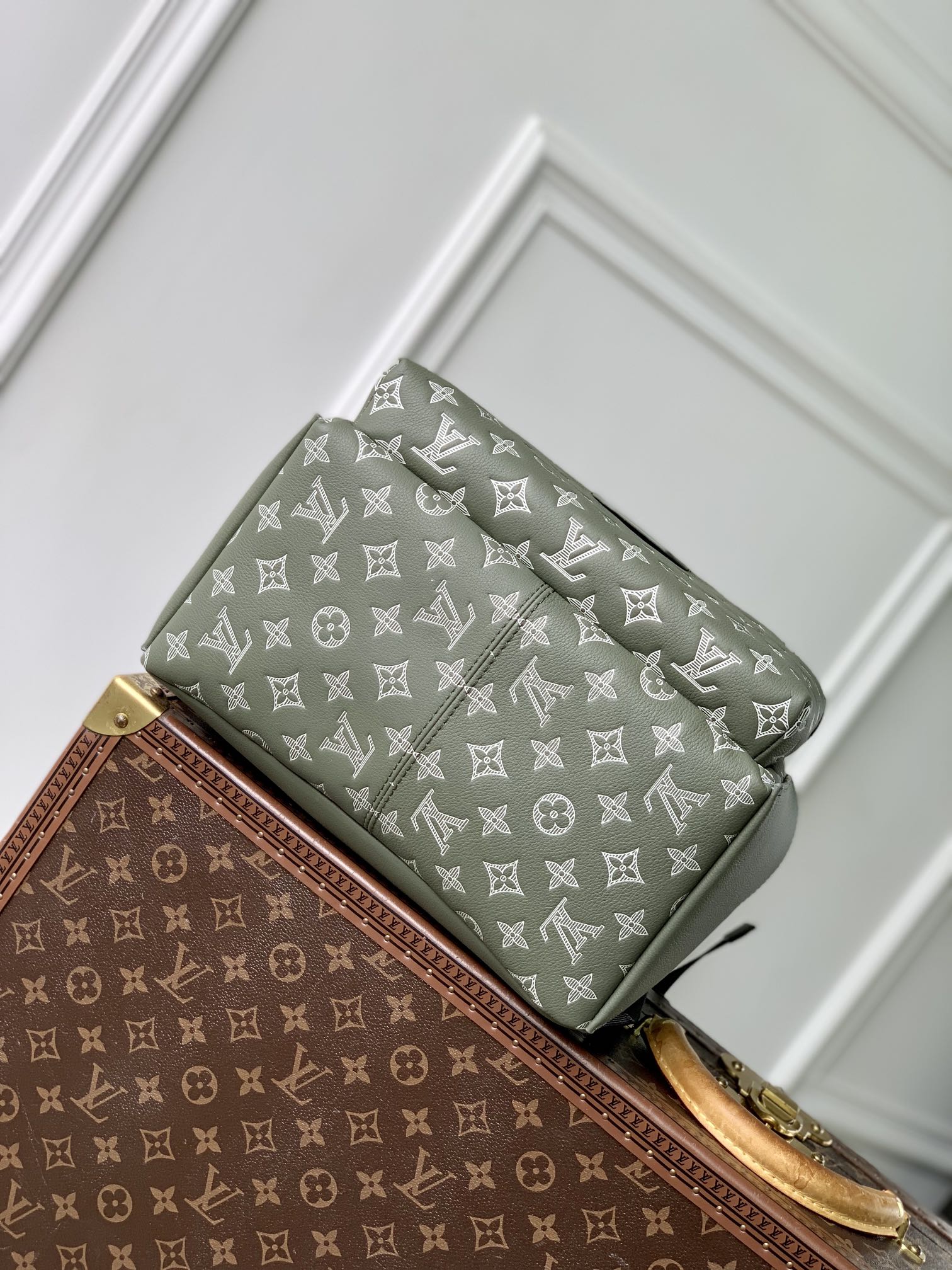 l0vis Vvtt0n discovery backpack-m12780-38 x 20 x 29cm