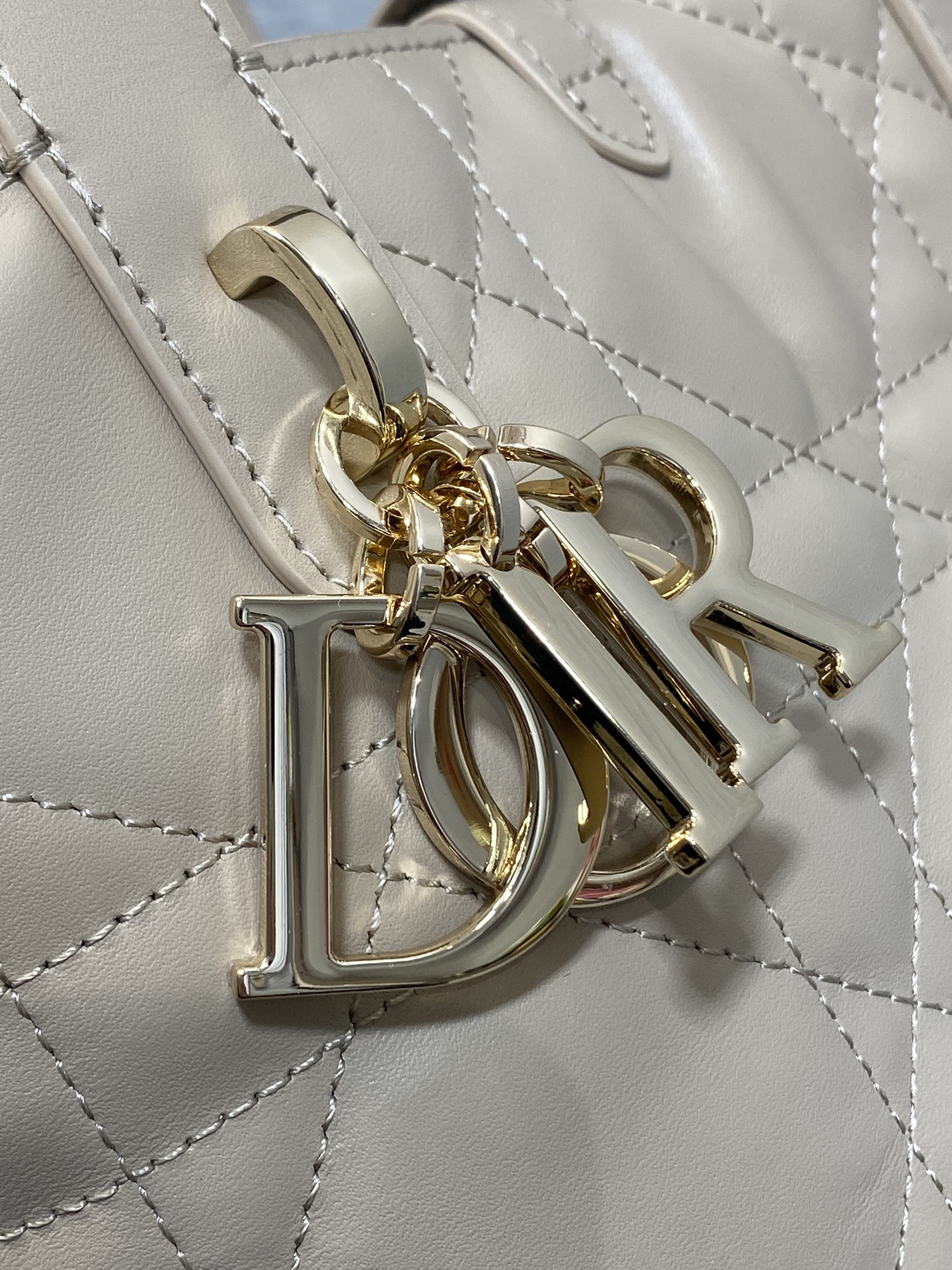 Diro Toujours Tote Bags-16*12*18CM