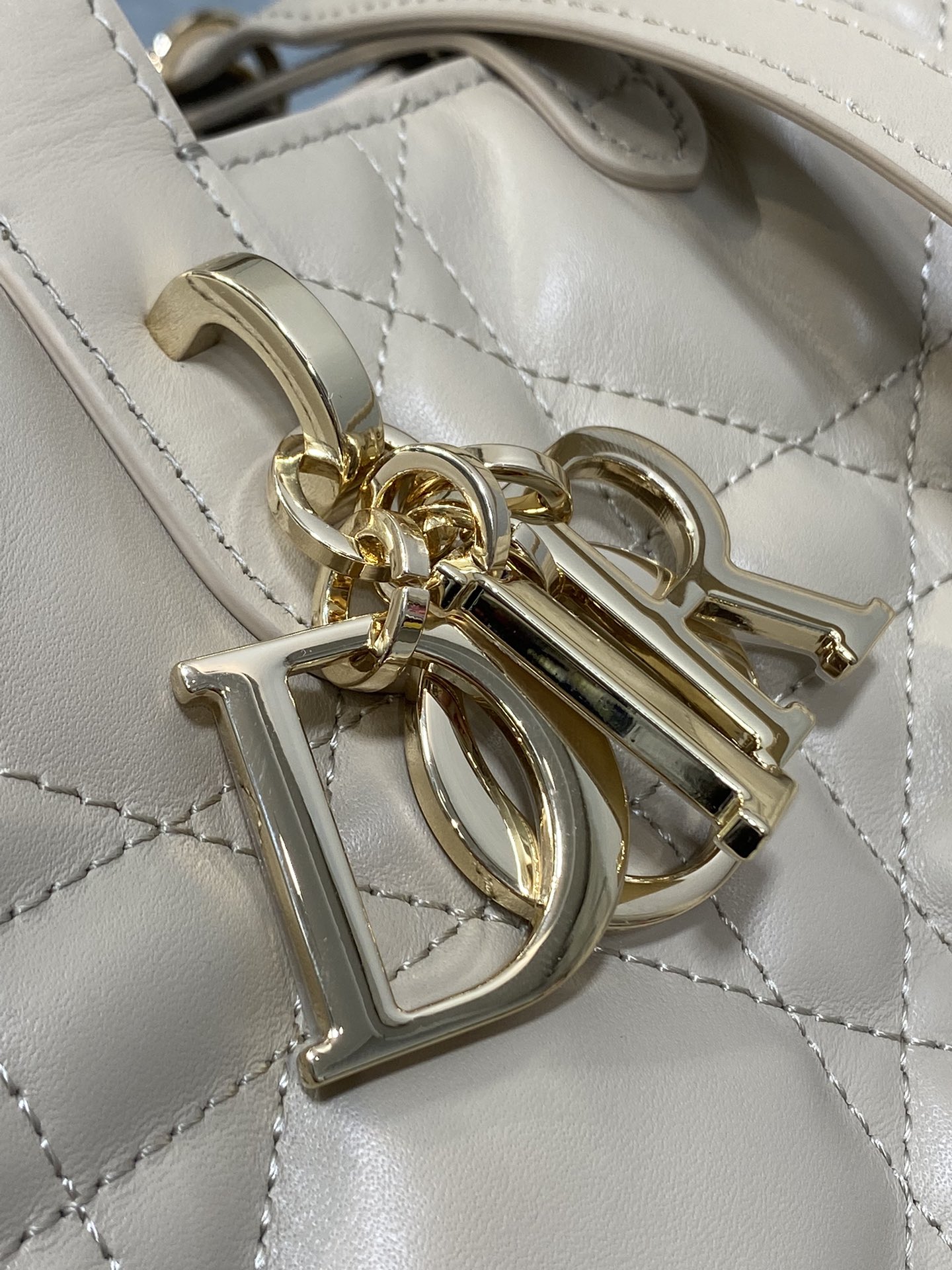 Diro Toujours Tote Bags-20*18.5*22CM