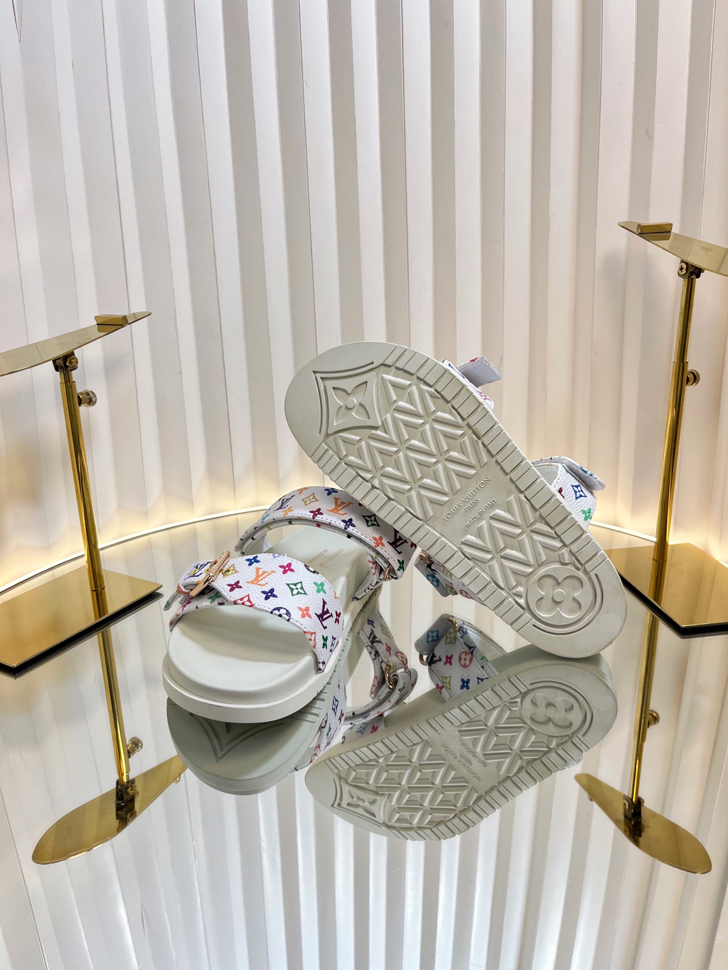 l0vis Vvtt0n sandals-3cm