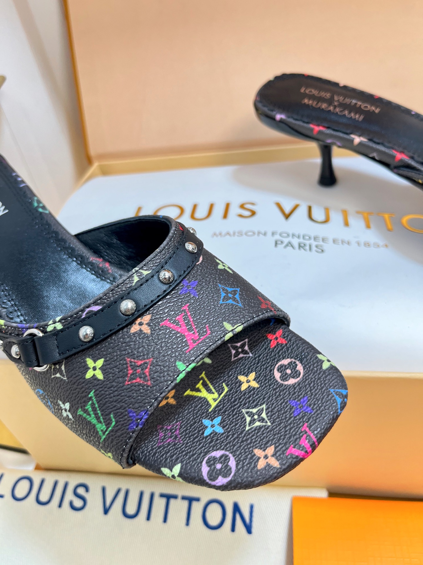 l0vis Vvtt0n sandals-5cm