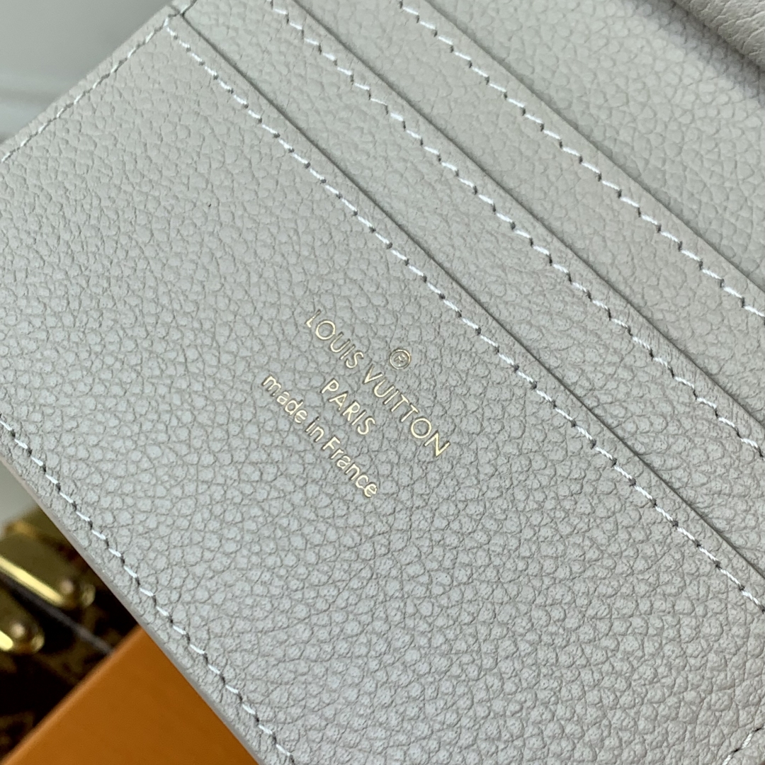 LV Wallet-M12148-11 x 8.5 x 2CM