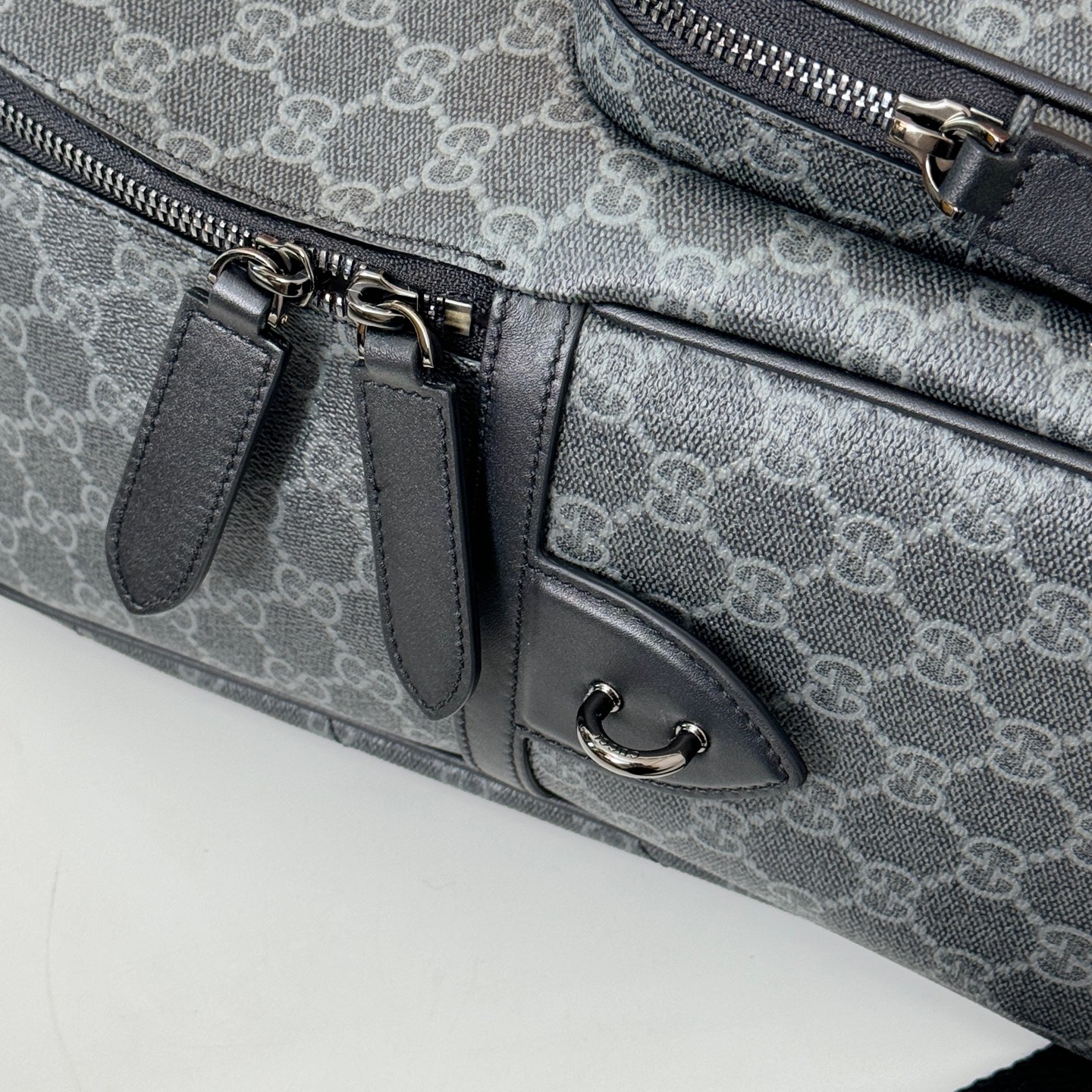 Gvc*1 backpack-31.5*41*14.5cm