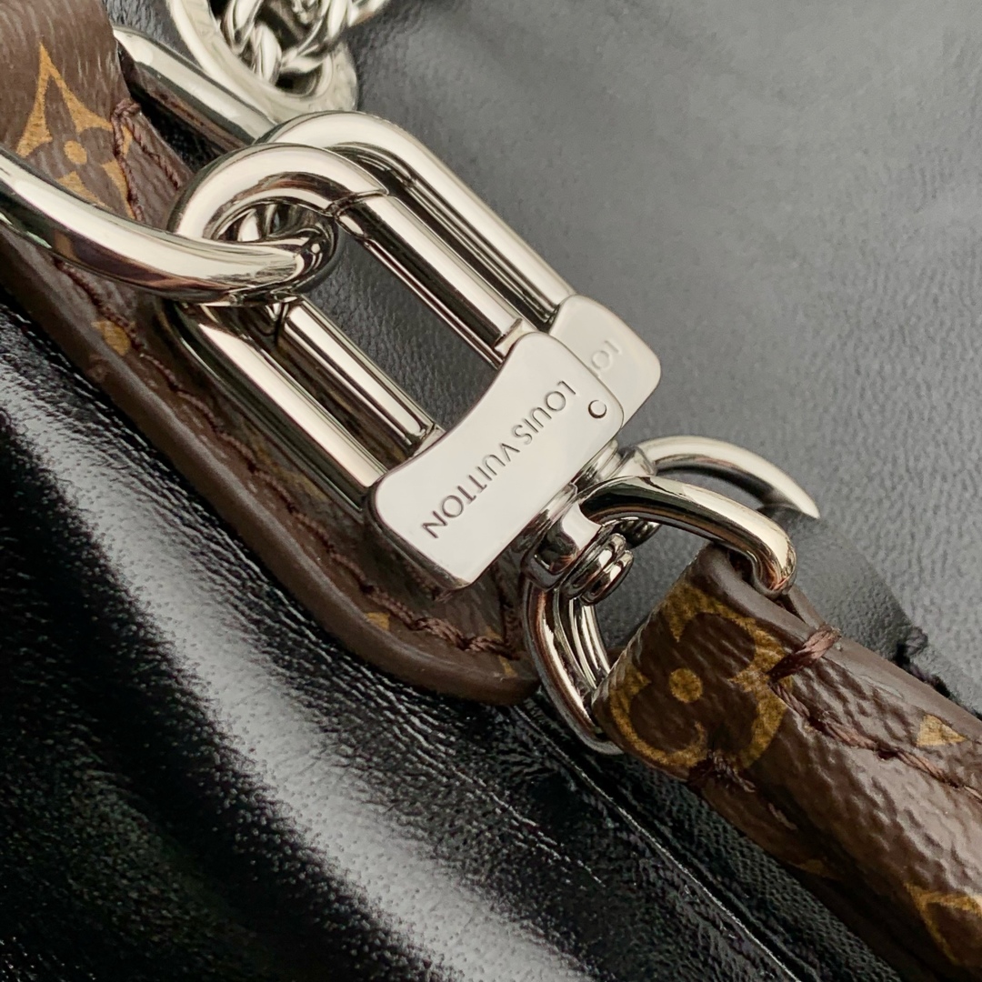 l0vis Vvtt0n no way vibe handbags -22.5 x 15.5 x 24cm