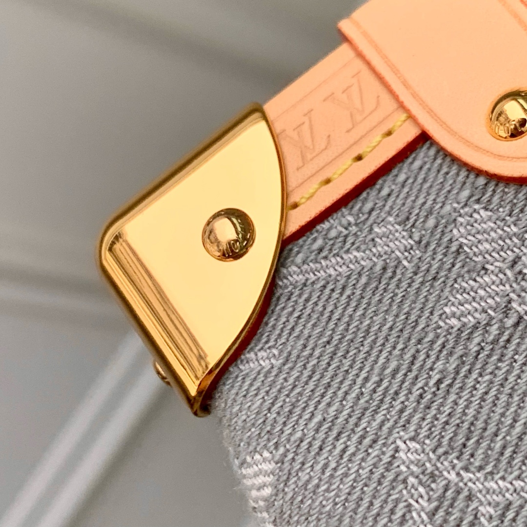 l0vis Vvtt0n side trunk -m13285-16 x 8.5 x 23.5cm