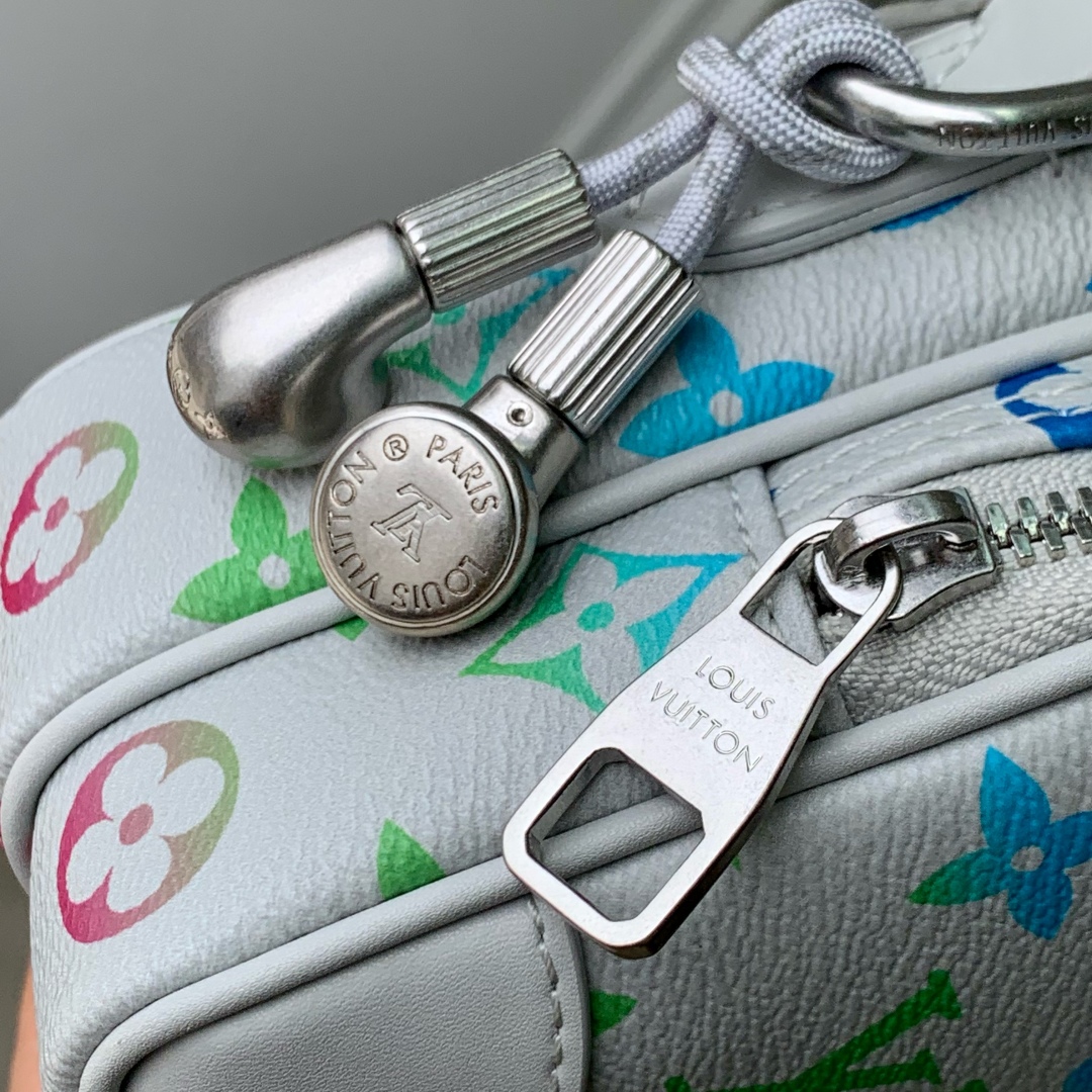 l0vis Vvtt0n nil bag m13897-25*17.5*11cm