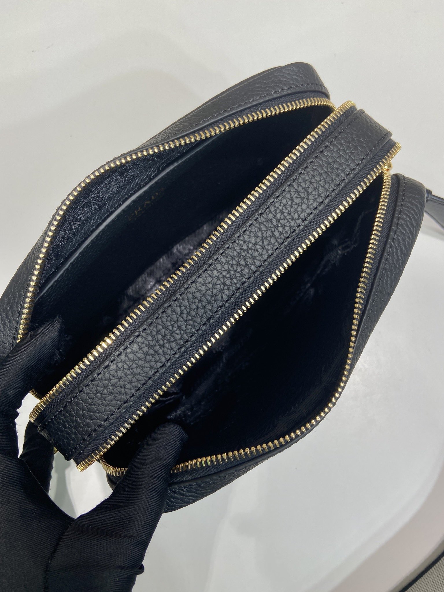 Pra*a 1bd082 messenger bag-22*14*8cm