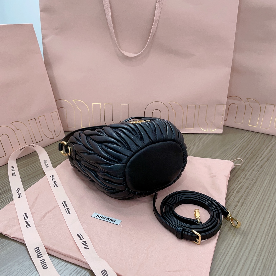 M1um1u matelasse bucket-17x15x10cm