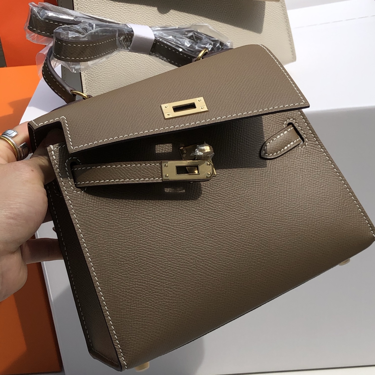 H**me5 kelly desordre 20cm epsom