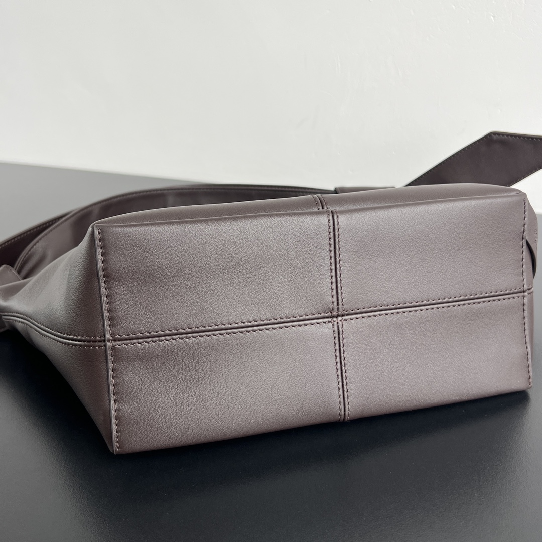 b0tt*ga Ven*ta sawyer bag-25*17*12cm