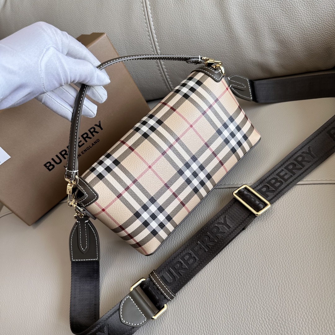 Bv*b*rry vintage bag-25 x 8.5 x 18cm